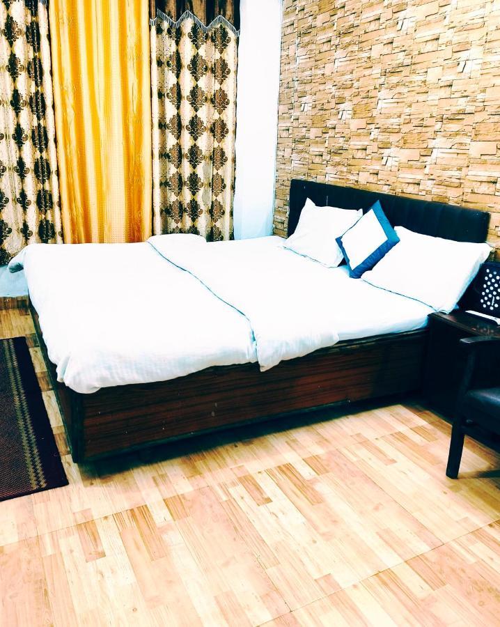 Hotel Holiday Dalhousie - Near Ghandhi Chowk Mall Road エクステリア 写真