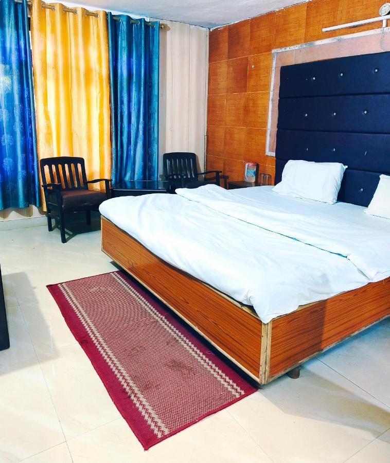 Hotel Holiday Dalhousie - Near Ghandhi Chowk Mall Road エクステリア 写真