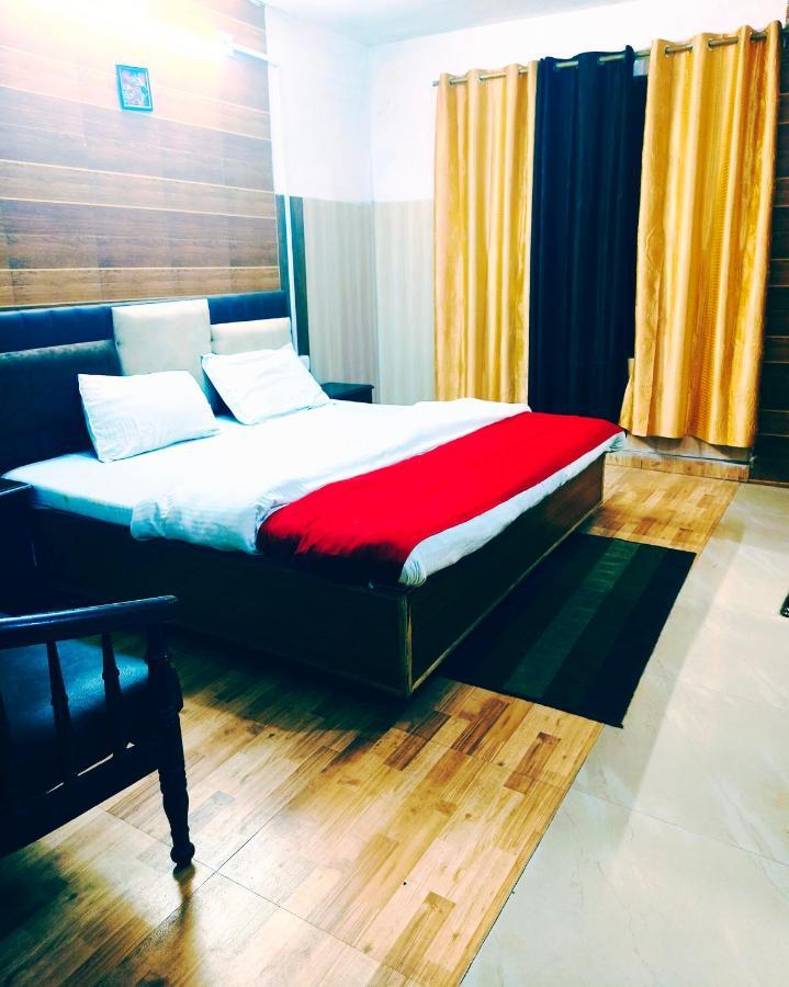 Hotel Holiday Dalhousie - Near Ghandhi Chowk Mall Road エクステリア 写真